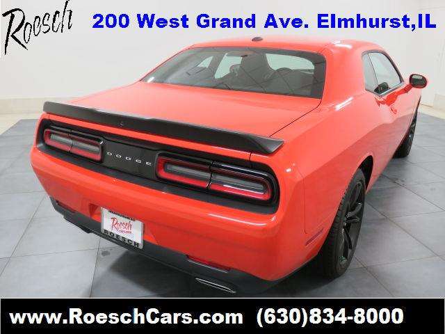 2017 Dodge Challenger SXT 2dr Coupe